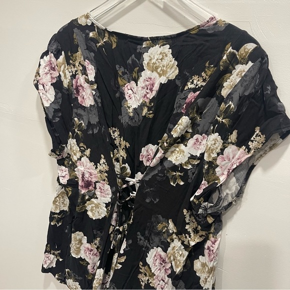 Torrid Stretch Challis Lace-Up Back Top Size 2 Button Front - Picture 9 of 10